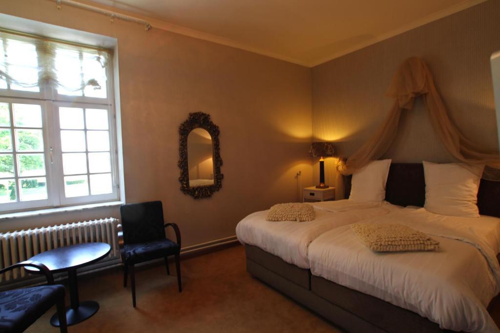 Hotel Kasteel Pietersheim Maastricht - Lanaken Habitación foto